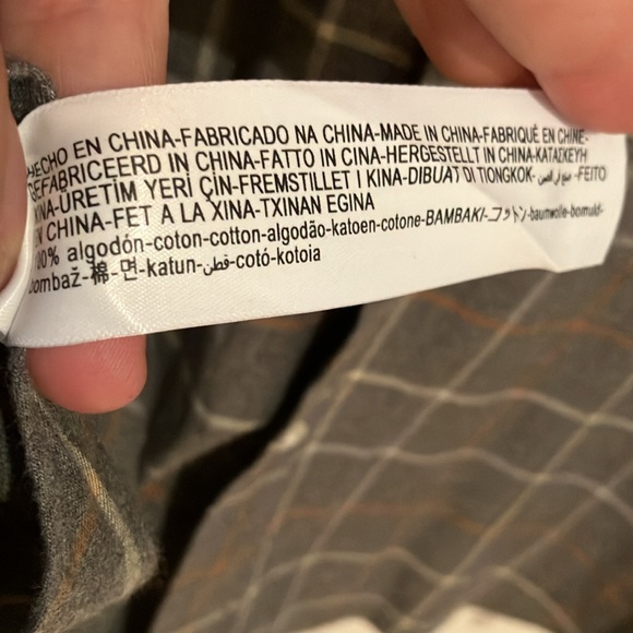 Mossimo Dutti, mens long sleeve button down casual shirt. Size Small. Grey - Picture 3 of 4